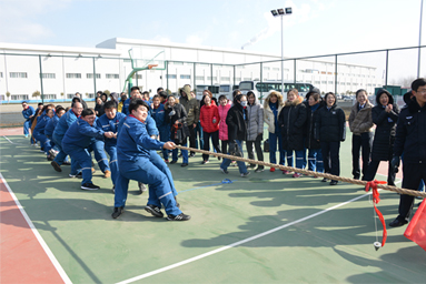 2018年3月8日，公司组织三八妇女节拔河角逐